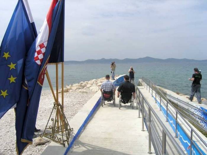 Rampu za invalide prije mjesec dana otvorila je Jadranka Kosor