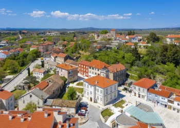 Foto. Grad Benkovac