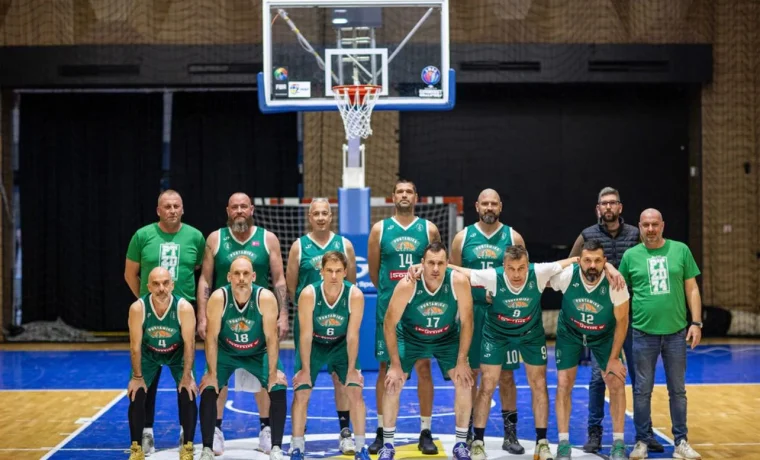 Puntamika 35+
Gornji red: Trener Mujagić, Dunatov, Bosnić, T. Ružić, J.Ružić, Mičić. Donji red: Stipić, Pijaca, Šegarić, Vidakovic, Dundov, Jurjević, Pomoćni trener: Kanjer ‎