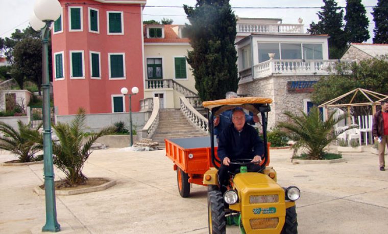 057_molat_14_1241008130.JPG
