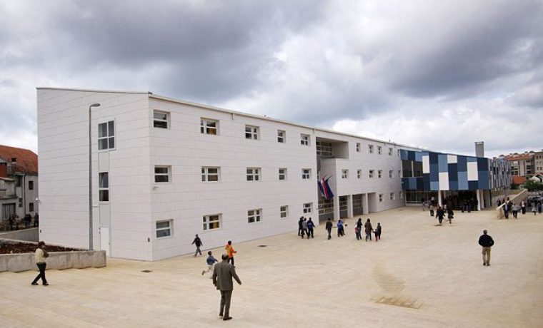 057_skola_1_1240912575.JPG