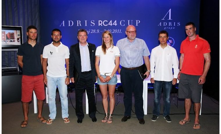 ADRIS__FANTELA_1310991409.jpg