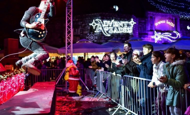 Advent u Zadru Vatra 21.12.2019, foto Iva Perinčić 27.jpg Foto: TZG Zadar/Iva Perinčić