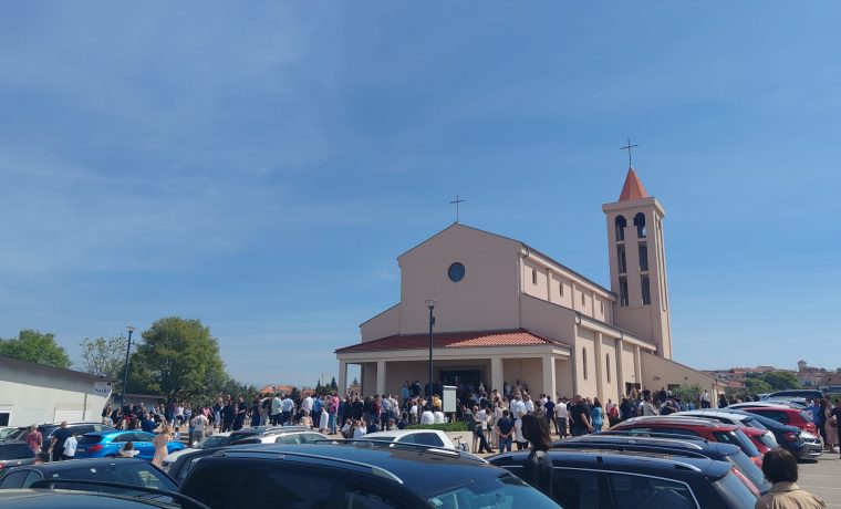 CRKVA, PRIČEST