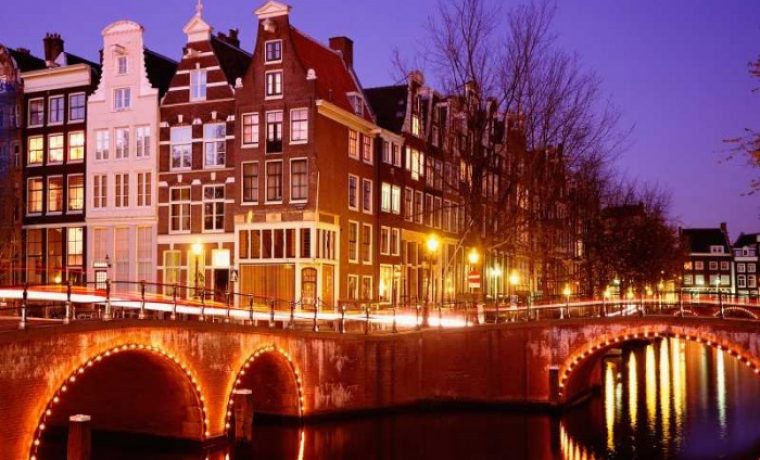 CityLightsAmsterdamNetherlands_1227272563.jpg Foto: feelthedream.org