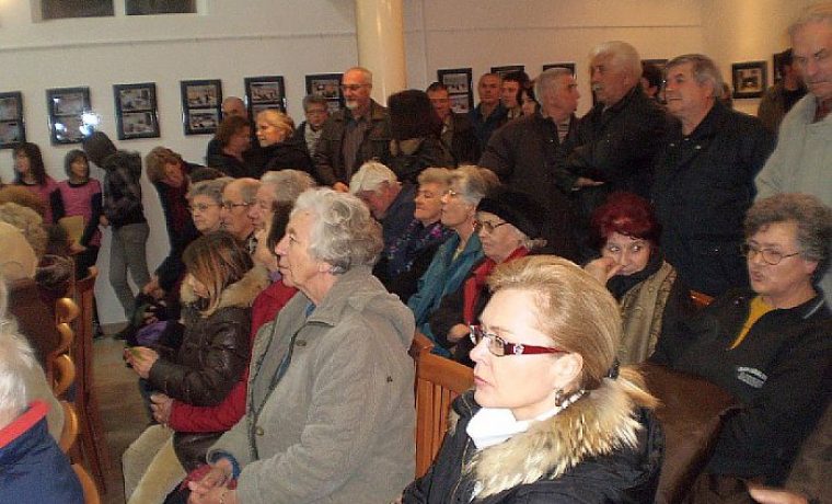 DOM_NA_ZALU__GOSTI_1268224023.jpg DOM_NA_ZALU__GOSTI_1268224023.jpg