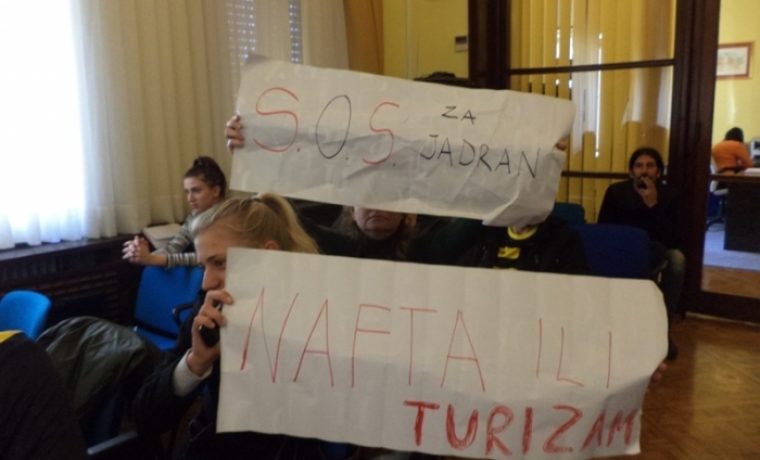 DSC03633.JPG Foto: S nedavnog prosvjeda protiv istraživanja Jadranskog mora