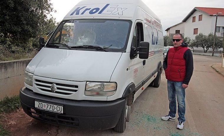 Diklo_galiceve_zgrade_razbijena_vozila_090113_93_1357802094.JPG Foto: Zadarski list