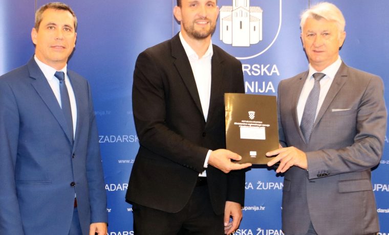 ERLIC UGOVOR, longin