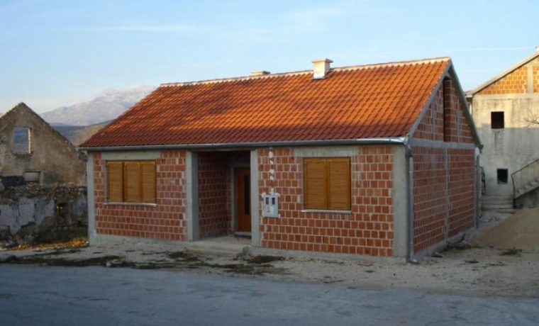 Kastel_Zegarski_1261423854.jpg Kastel_Zegarski_1261423854.jpg