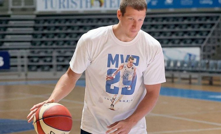 Luka_Bozic_potpis_(17)_1692273963.JPG Foto: Zvonko Kucelin / KK Zadar
