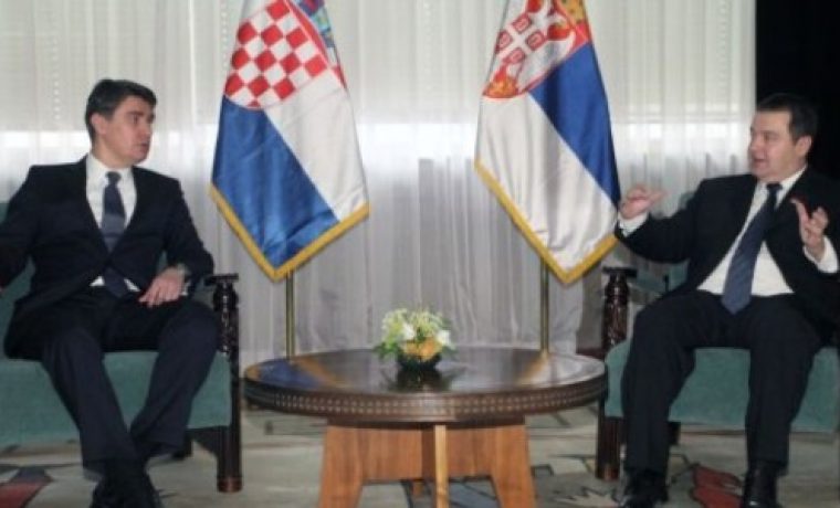 Milanovic_Dacic_sjede_56e69d6053_1358355766.jpg Foto: hrt.hr
