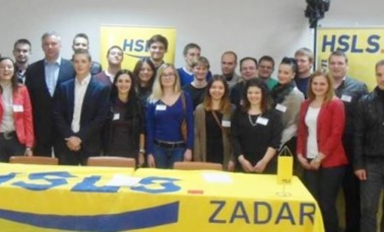 Mladi_liberali_na_Akadmiji_1381746068.jpg