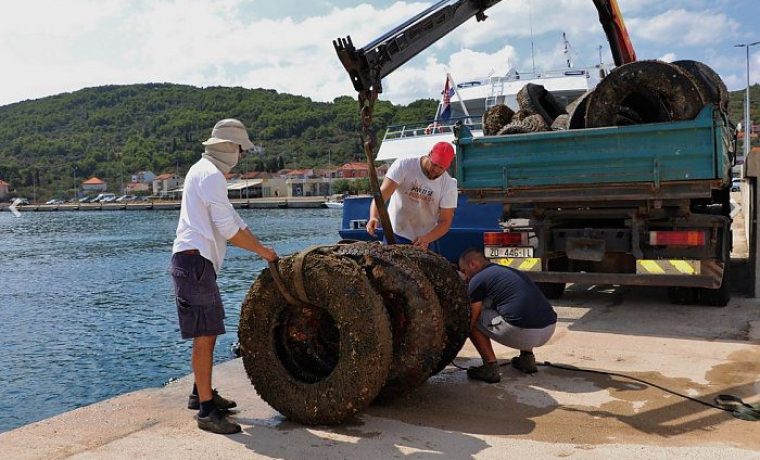 PREKO_1567924943.jpg Foto: Naši školji