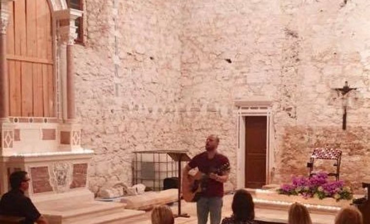 Koncert uz oltar u crkvi na Premudi (Foto: Facebook)