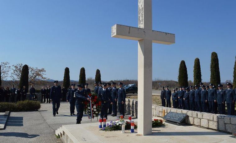 Polaganje_vijenaca_(1)_1426852905.JPG Foto: 057info
