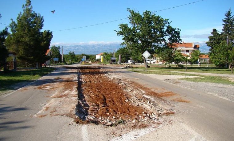 Razanac_krizanje_mazija_kuce_rotor_1337148983.JPG Razanac_krizanje_mazija_kuce_rotor_1337148983.JPG