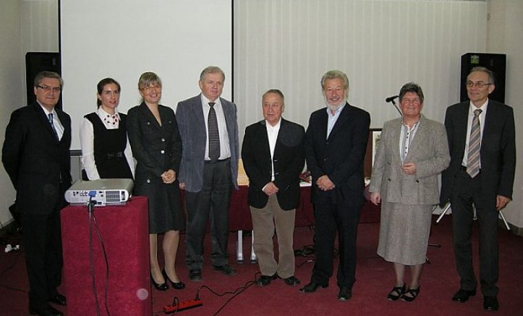 S_nedavnog_kolokvija_o_knji_evnom_i_znanstvenom_djelu_Ante_Stama_a_odr_anom_u_Zadru_1306831471.JPG S_nedavnog_kolokvija_o_knji_evnom_i_znanstvenom_djelu_Ante_Stama_a_odr_anom_u_Zadru_1306831471.JPG