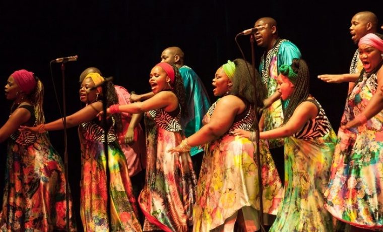 Soweto_Gospel_Choir_in_Graz_8_(cropped) Soweto_Gospel_Choir_in_Graz_8_(cropped)