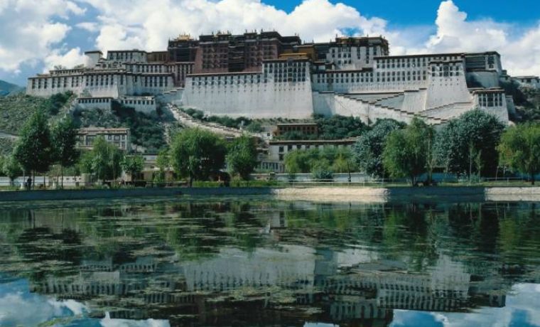 The_Potala_Palace_2C_Tibet_Province_2C_China_1216727376.jpg