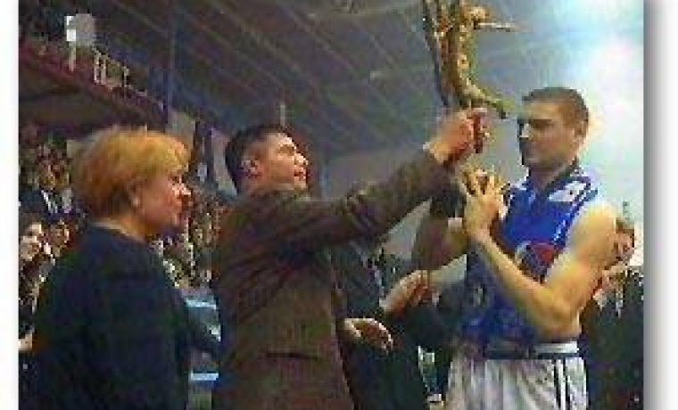 Trofej_kup_98_1171146667.jpg Trofej_kup_98_1171146667.jpg