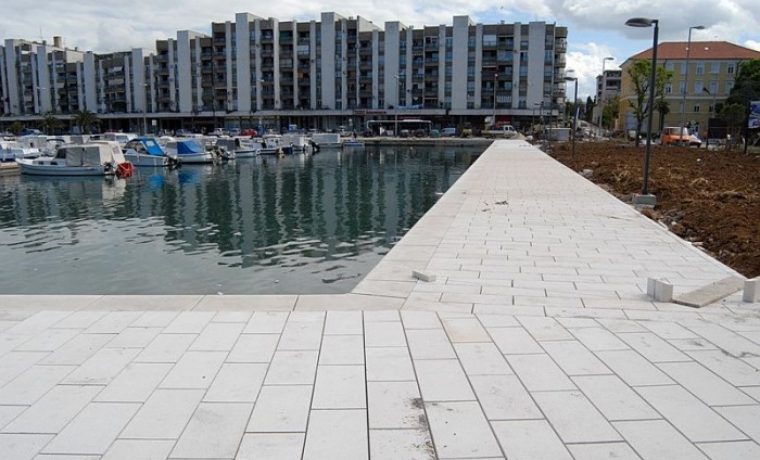 VID_0168_1369047553.JPG Foto: 057 info