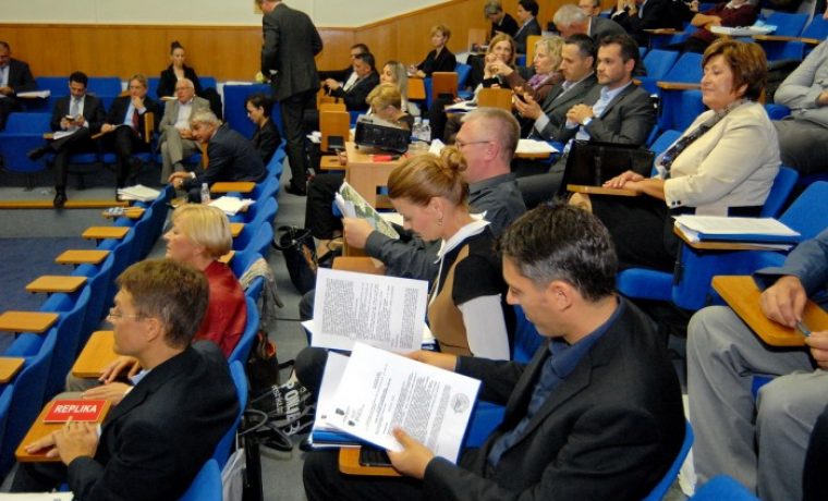 VID_0239_1477477745.JPG Foto: 057 info