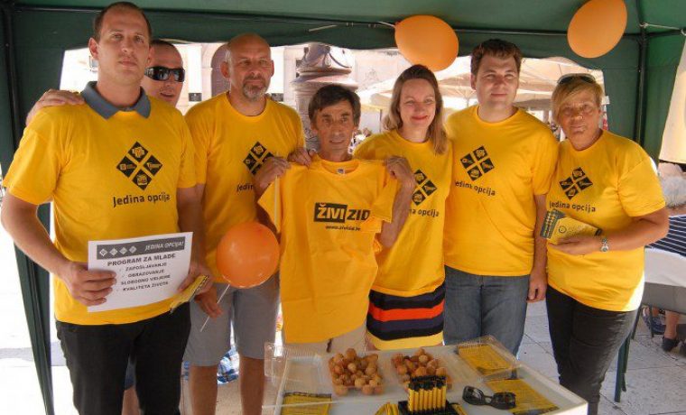 VID_0906_1472899345.JPG Foto: 057 info