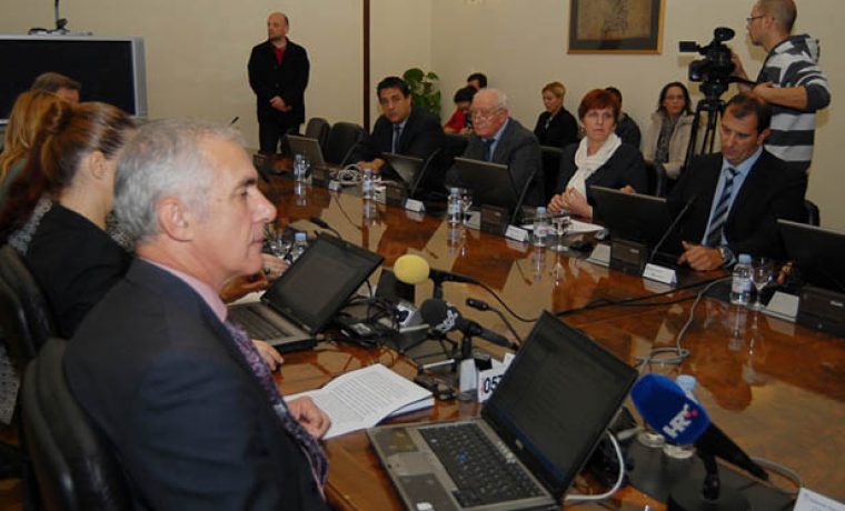 VID_1002_1352893806.jpg Foto: 057info