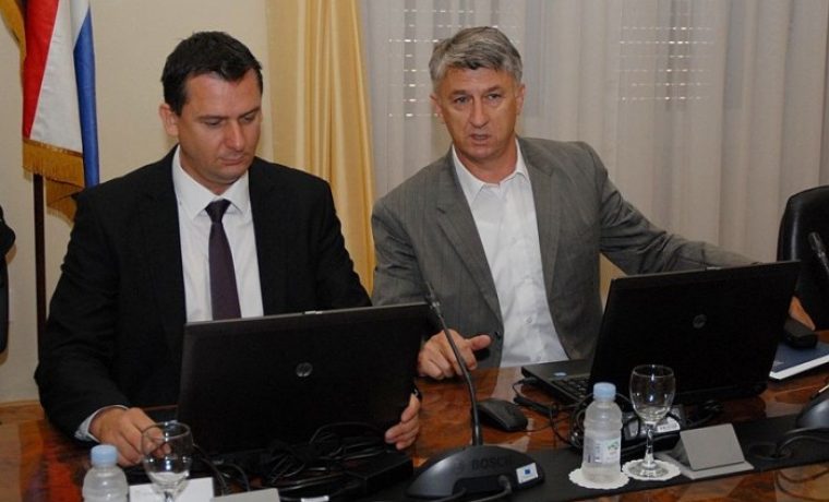 VID_4734_1371719622.JPG Foto: 057 info