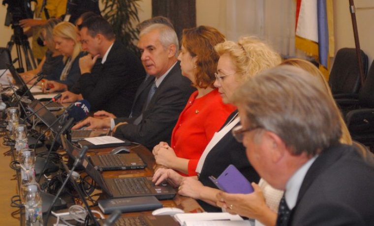 VID_5330_1474965099.JPG Foto: 057 info