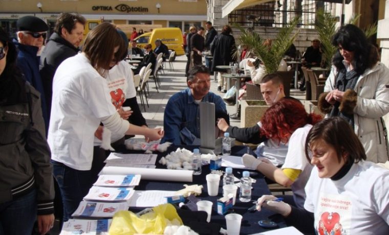 akcija__trg_1299753249.JPG Foto: 057info
