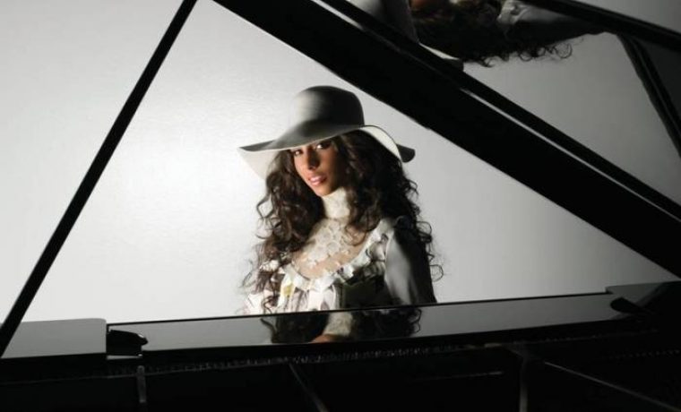 alicia_keys_1216983998.jpg