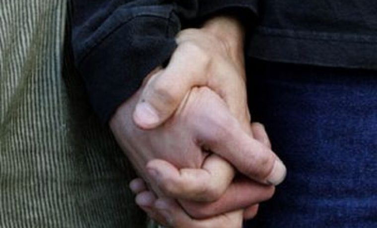art_gay_couple_gi_1213256907.jpg