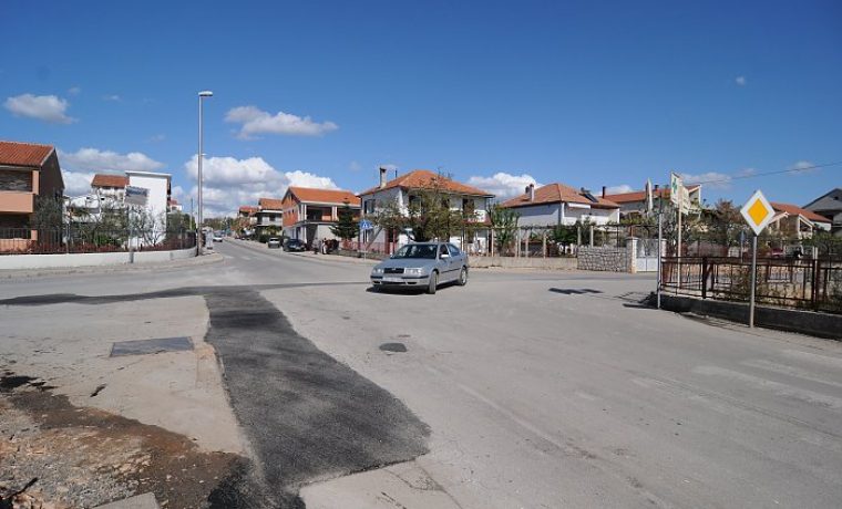 asfalt_1334244417.JPG Foto: 057info