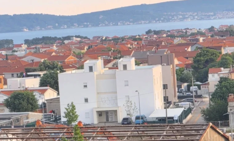 azbest, crvene kuće