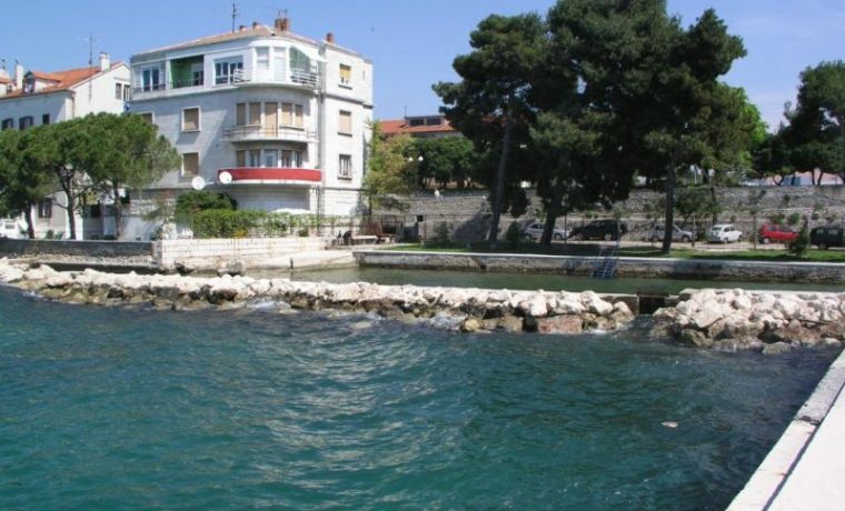 bazen, kuća, bazen, kuća,