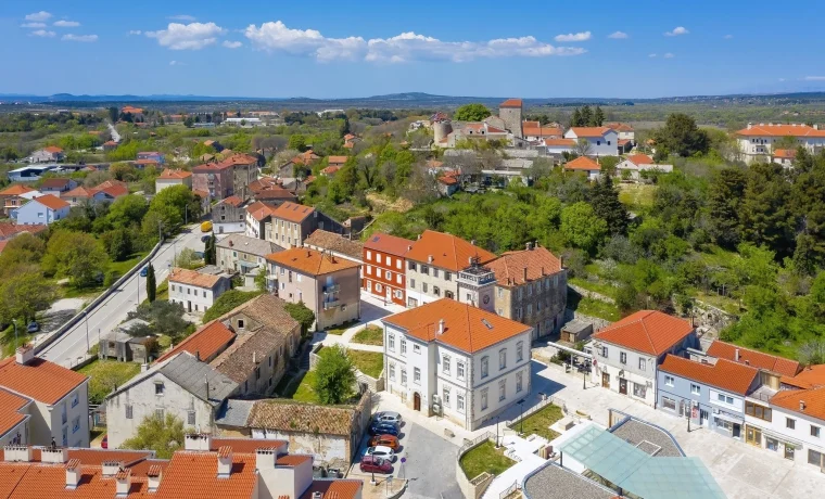 Foto. Grad Benkovac