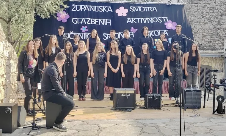 bersa, zbor, smoljan bersa, zbor, smoljan