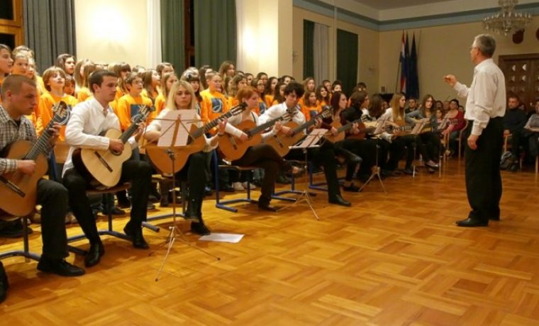 bersa__orkestar_1386316360.jpg bersa__orkestar_1386316360.jpg