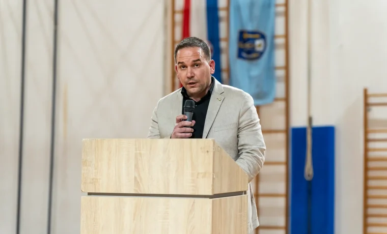 bibinje javna tribina gorivo dizel skladiste cermak gotovina (19) sime sekula bibinje javna tribina gorivo dizel skladiste cermak gotovina (19) sime sekula