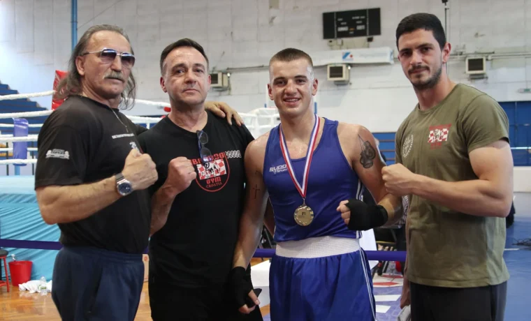 boks FINALE – pedisić prvak i treneri PR foto
