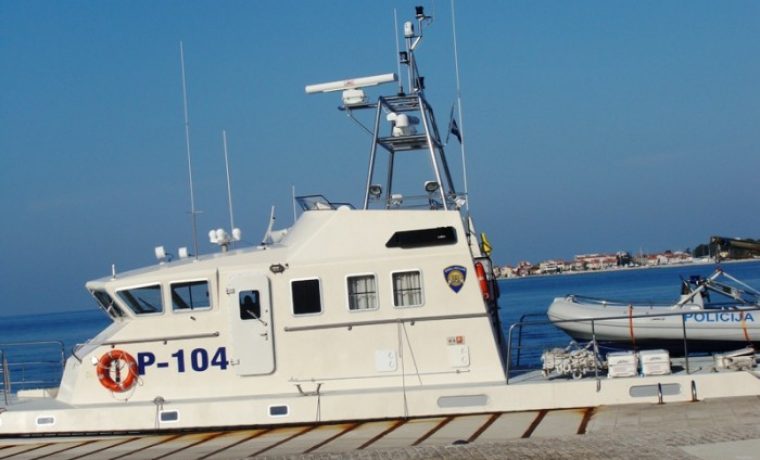 brod__policija_1322222851.JPG Foto: 057 info