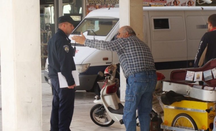 bu_o__policija_1381486813.JPG bu_o__policija_1381486813.JPG
