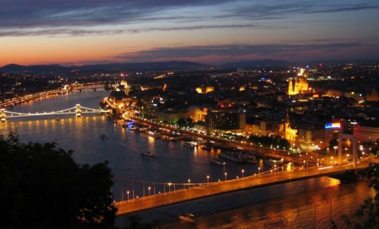 budapest_night_1237651366.jpg budapest_night_1237651366.jpg
