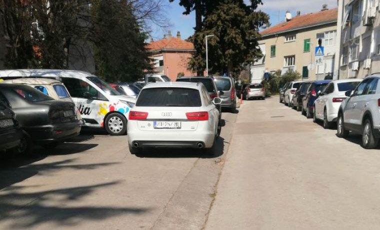 budini___parkiranje_1647430236.jpg Foto: čitateljica