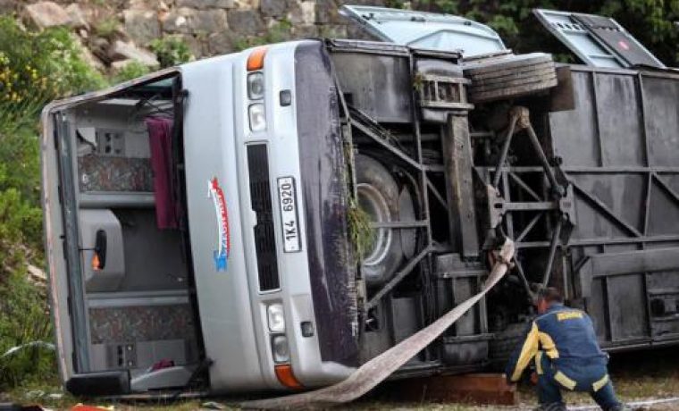 bus_se_prevrnuo_u_zavoju_515x361n_313809_1276937461.jpg Foto: 24sata
