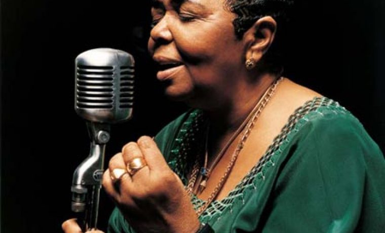 cesaria_evora_2_1235980935.jpg
