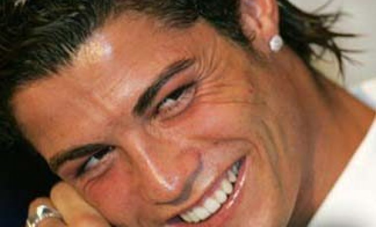 cristiano_ronaldo3_1232005295.jpg