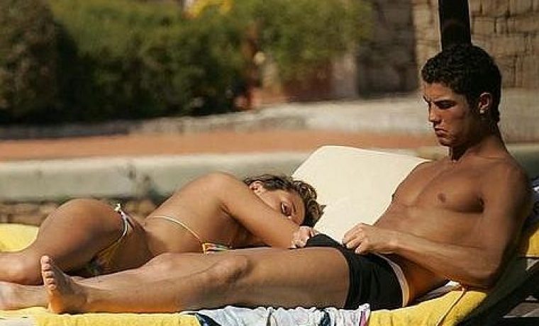 cristiano_ronaldo_merche_romero_1255432668.jpg